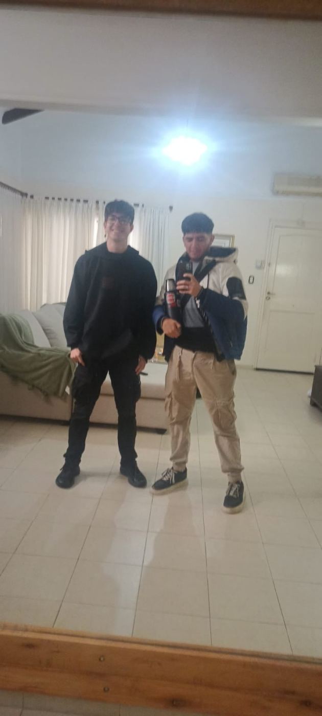Dos integrantes de la comunidad